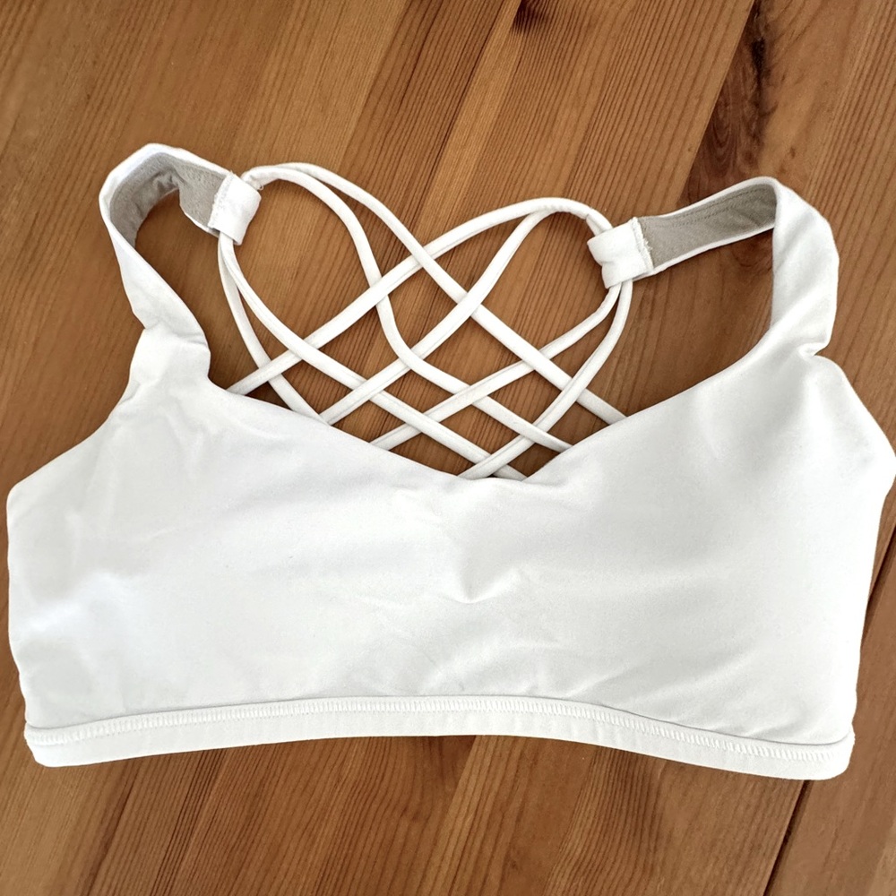 Lululemon Free To Be Wild Bra size 6